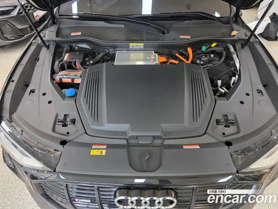 Audi e-tron 2023 Автомат в Москве № 230351, фото 6