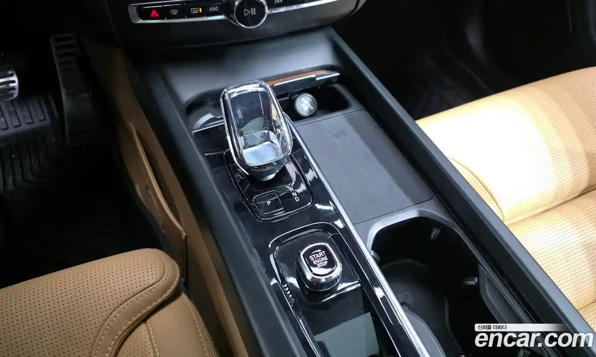 Volvo XC60 2023 2.0 Автомат в Москве № 230491, фото 13