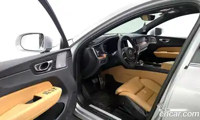 Volvo XC60 2023 2.0 Автомат в Москве № 230491, миниатюра 3