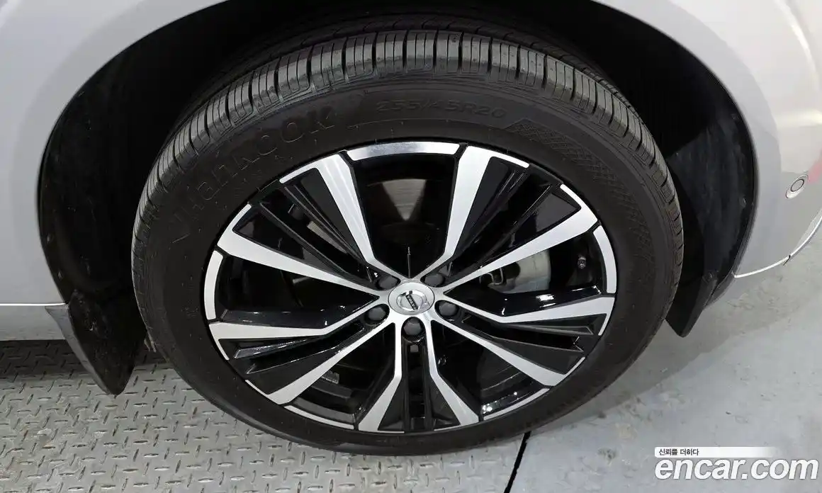 Volvo XC60 2023 2.0 Автомат в Москве № 230491, фото 5