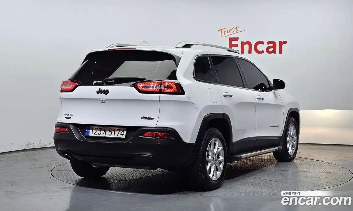 Jeep Cherokee 2018 2.4 Автомат в Москве № 232630, фото 1