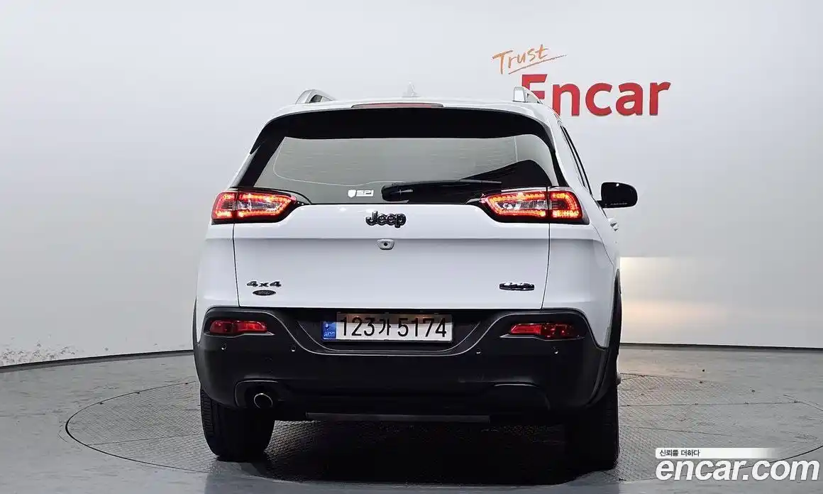 Jeep Cherokee 2018 2.4 Автомат в Москве № 232630, фото 11