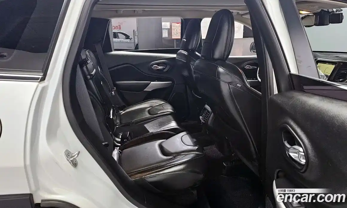 Jeep Cherokee 2018 2.4 Автомат в Москве № 232630, фото 17