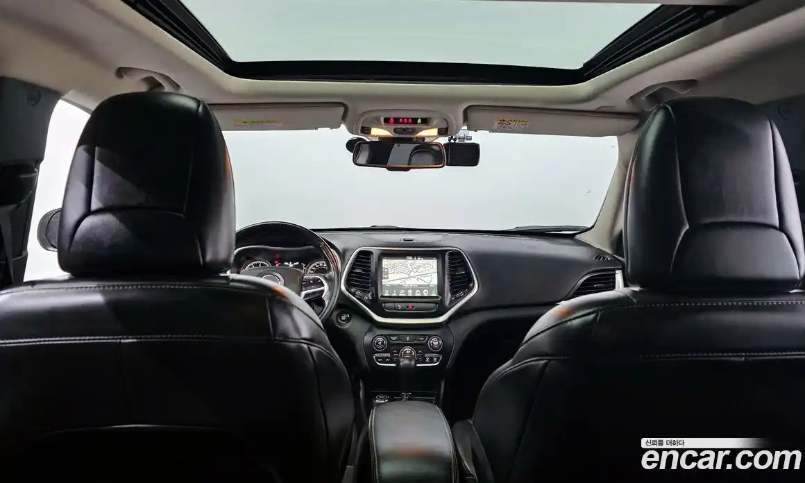 Jeep Cherokee 2018 2.4 Автомат в Москве № 232630, фото 19