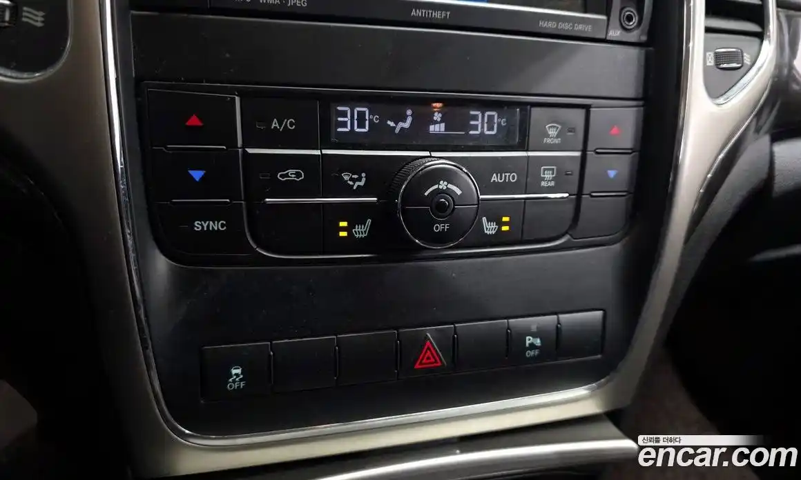 Jeep Cherokee 2011 3.0 Автомат в Москве № 232758, фото 14