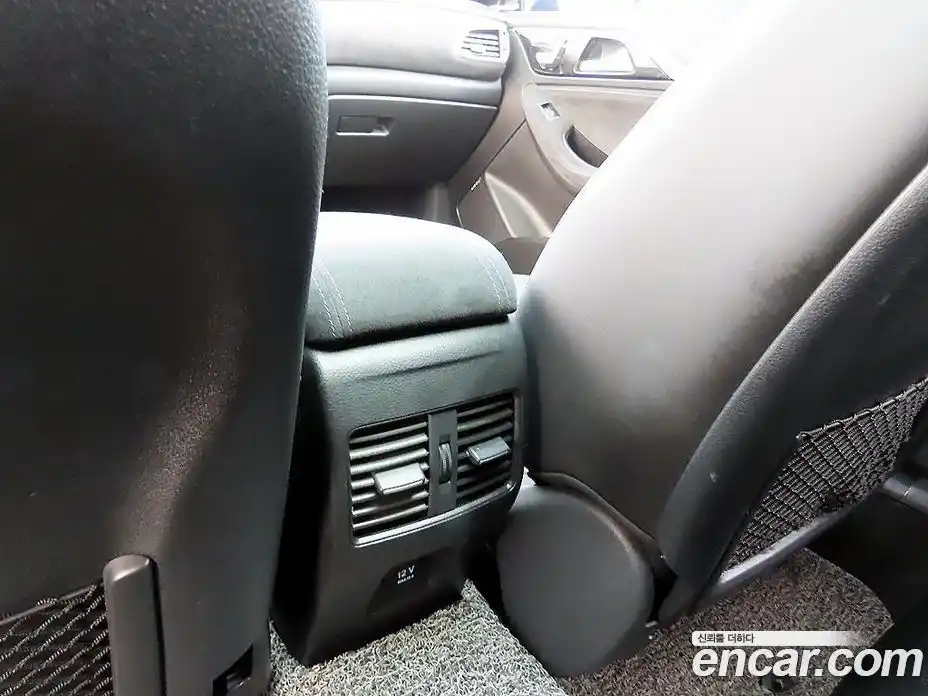 Infiniti Q30 2017 2.0 Автомат в Москве № 256201, фото 15