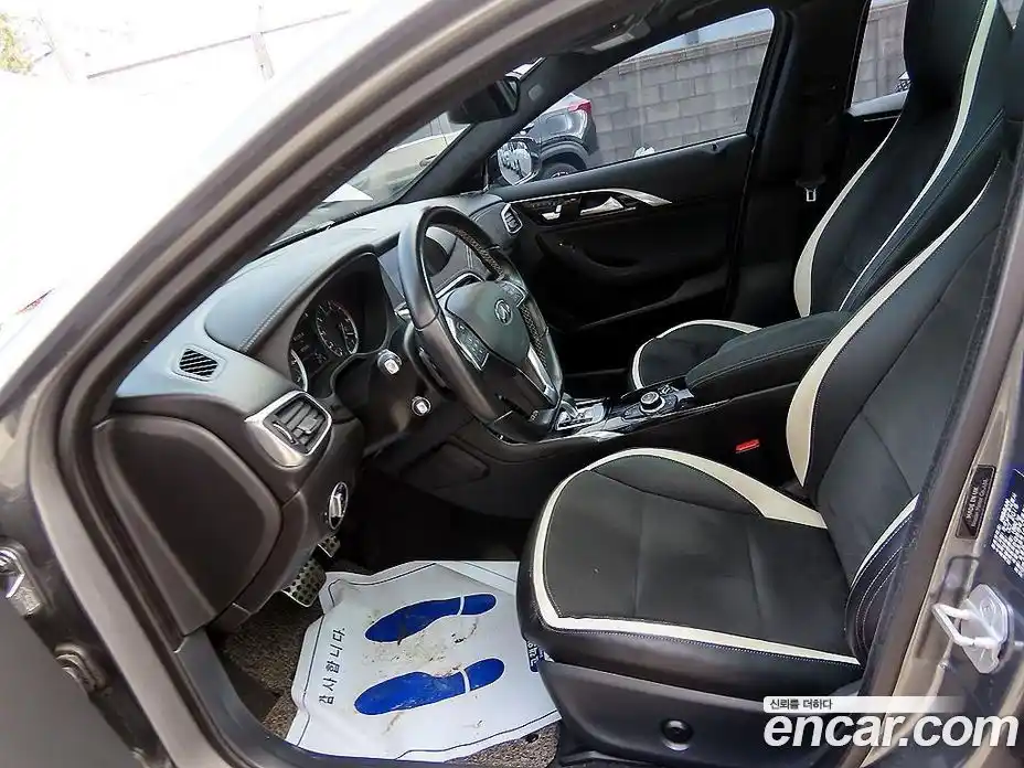 Infiniti Q30 2017 2.0 Автомат в Москве № 256201, фото 5