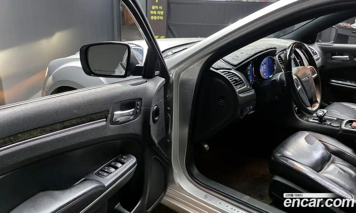 Chrysler 300C 2012 3.6 Автомат в Москве № 256766, фото 11