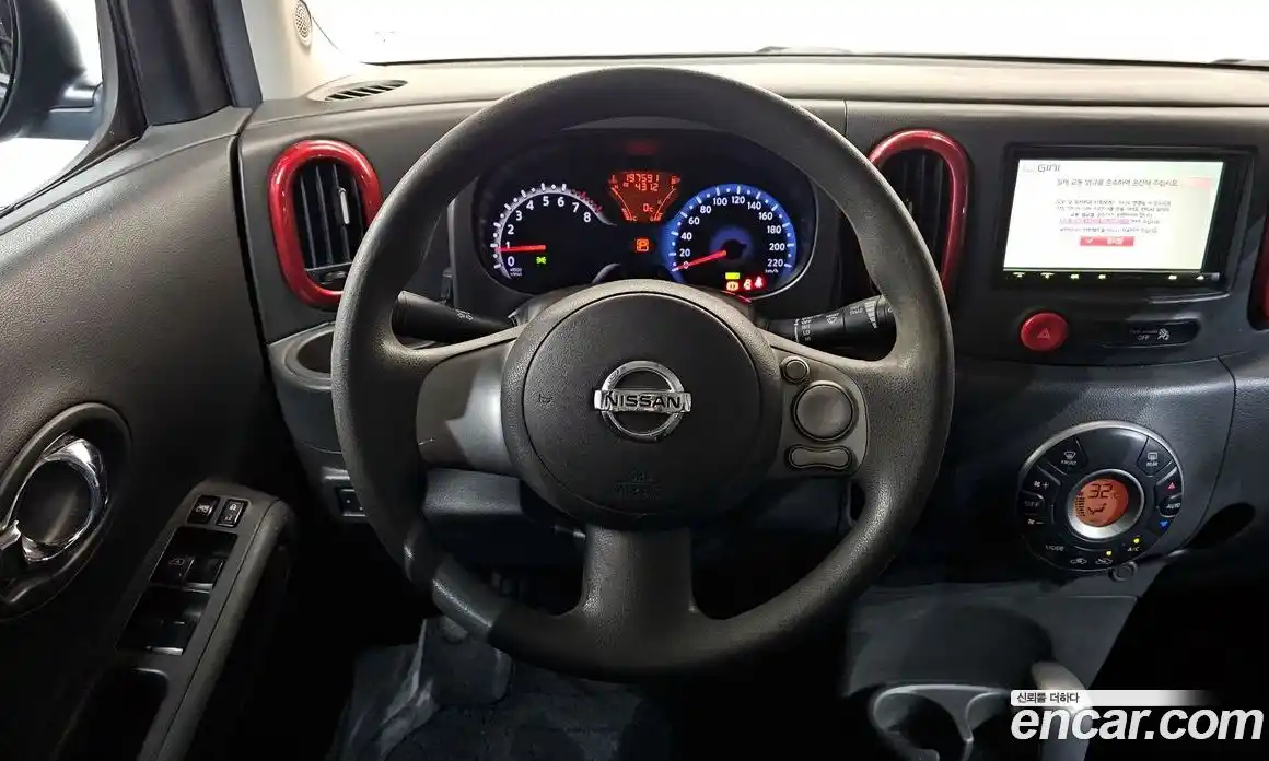 Nissan Cube 2012 1.8 Автомат в Москве № 265785, фото 17