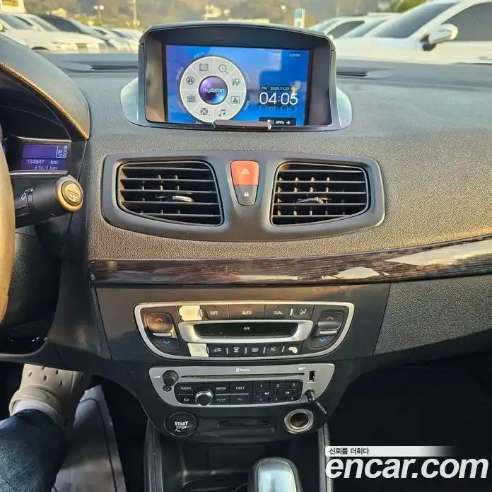 Renault SM3 2015 1.6 Автомат в Москве № 266436, фото 11