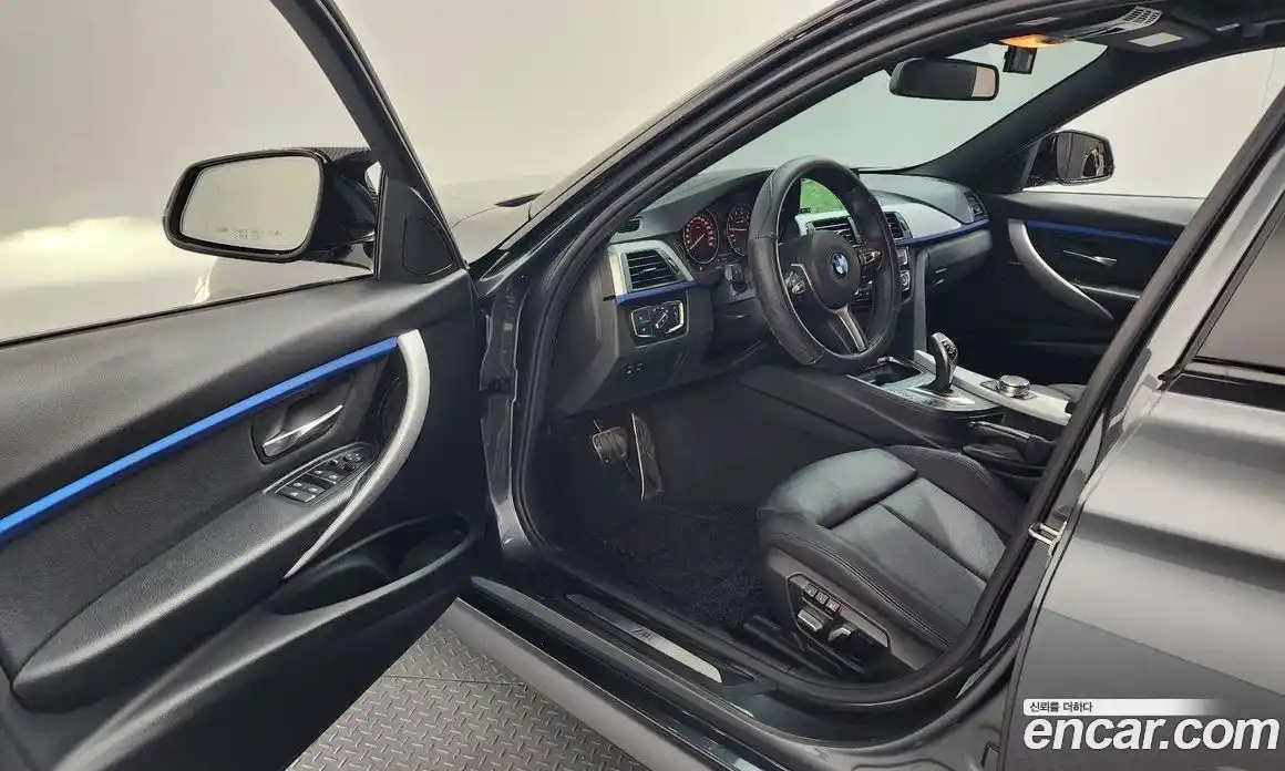 BMW 3-Series 2018 2.0 Автомат в Москве № 284630, фото 16