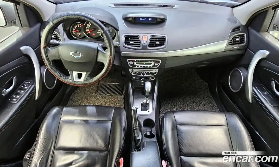 Renault SM3 2010 1.6 Автомат в Москве № 301071, фото 11