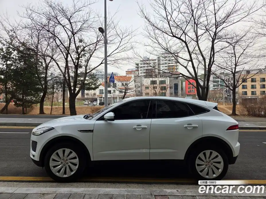 Jaguar E-Pace 2018 2.0 Автомат в Москве № 305182, фото 17