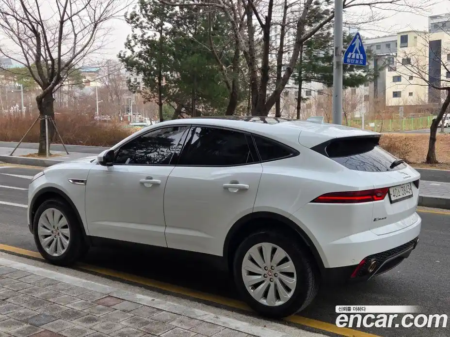 Jaguar E-Pace 2018 2.0 Автомат в Москве № 305182, фото 18