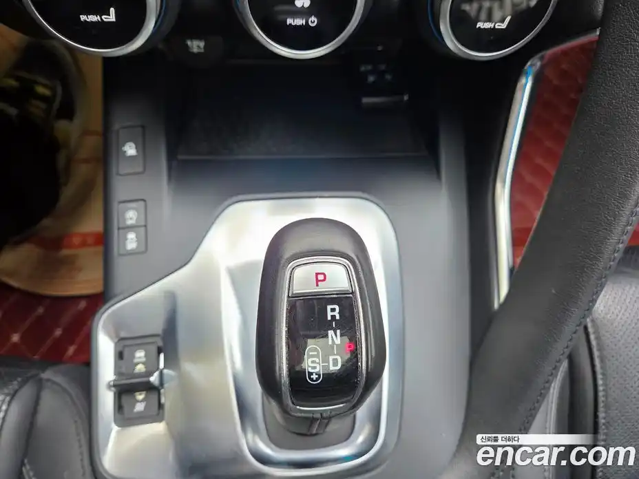 Jaguar E-Pace 2018 2.0 Автомат в Москве № 305182, фото 9