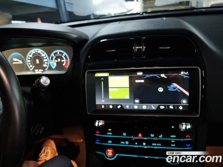 Jaguar F-Pace 2018 2.0 Автомат в Москве № 305210, фото 16