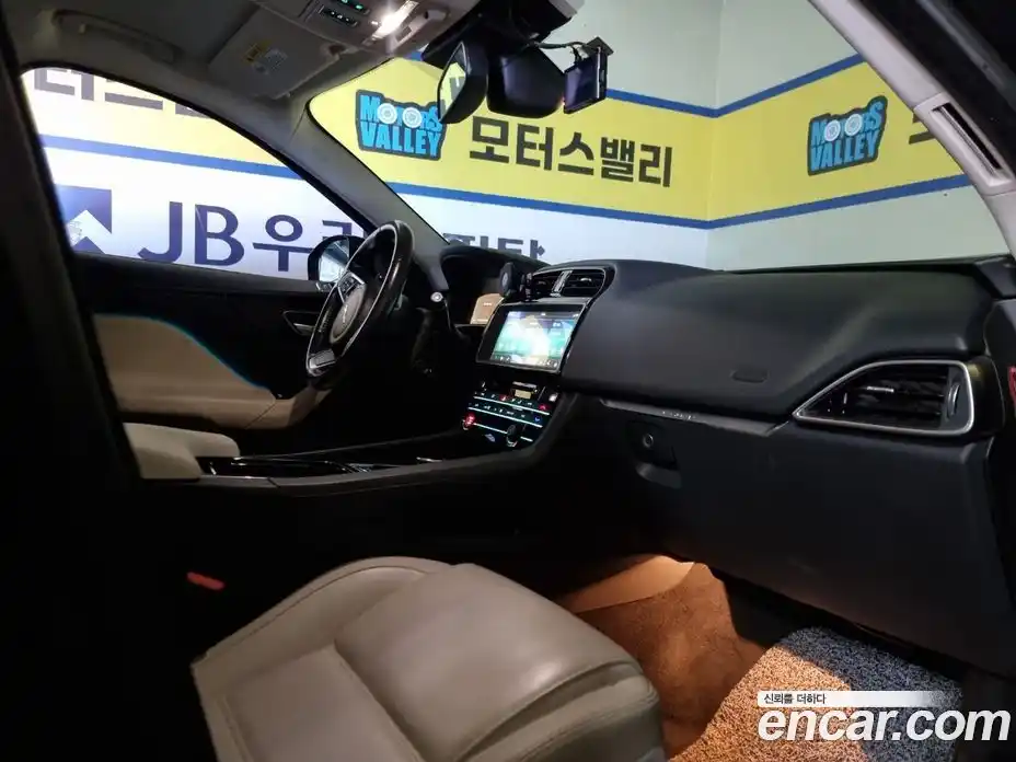 Jaguar F-Pace 2018 2.0 Автомат в Москве № 305210, фото 7