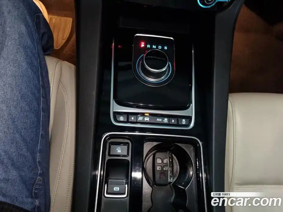 Jaguar F-Pace 2018 2.0 Автомат в Москве № 305210, фото 9