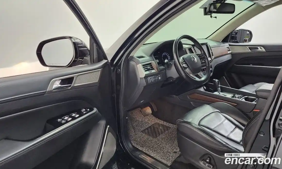 SsangYong Rexton 2018 2.2 Автомат в Москве № 310301, фото 3