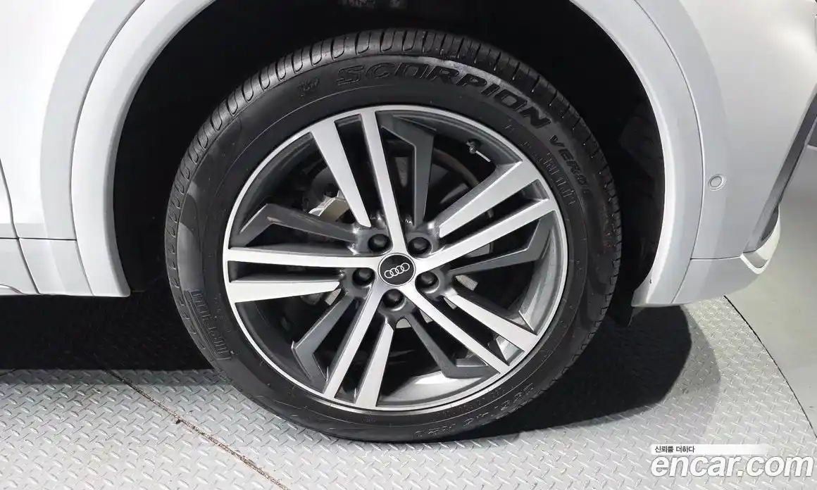 Audi Q5 2023 2.0 Автомат в Москве № 311708, фото 5