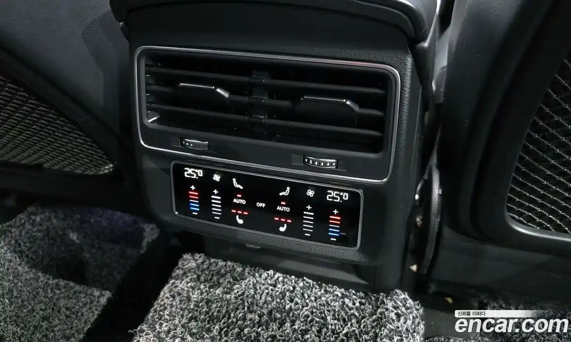 Audi Q8 2021 3.0 Автомат в Москве № 312219, фото 16