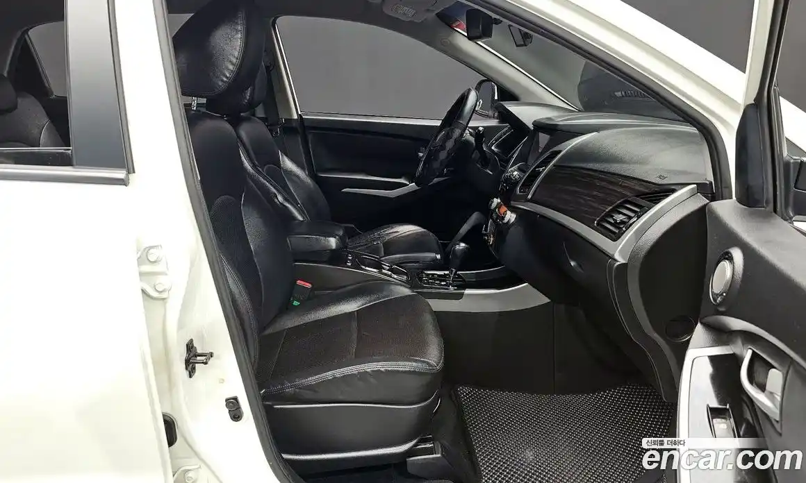 SsangYong Korando 2014 2.0 Автомат в Москве № 323949, фото 10