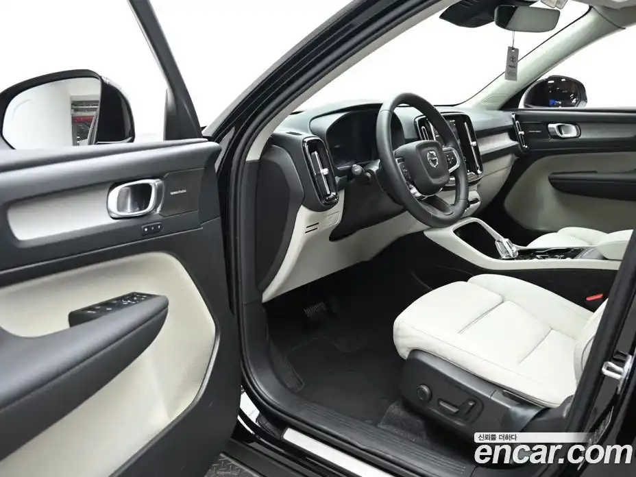 Volvo XC40 2025 2.0 Автомат в Москве № 325969, фото 11