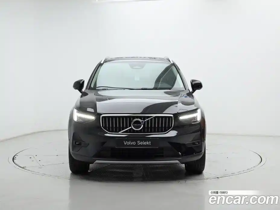 Volvo XC40 2025 2.0 Автомат в Москве № 325969, фото 3