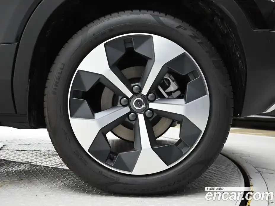 Volvo XC40 2025 2.0 Автомат в Москве № 325969, фото 5