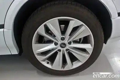 Audi Q6 e-tron 2025 Автомат в Москве № 343838, миниатюра 5