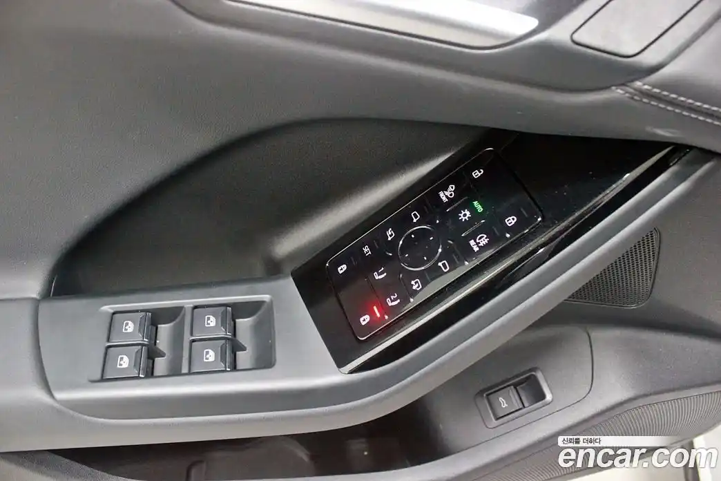 Audi Q6 e-tron 2025 Автомат в Москве № 343838, фото 10