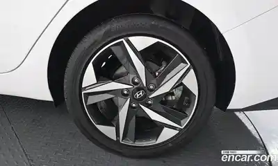 Hyundai Avante 2023 1.6 Автомат в Москве № 355492, миниатюра 5