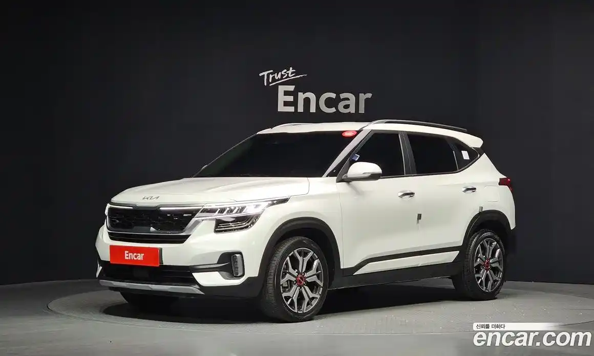 Kia Seltos 2023 1.6 Автомат в Москве № 359572, фото 1