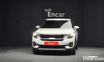 Kia Seltos 2023 1.6 Автомат в Москве № 359572, миниатюра 3