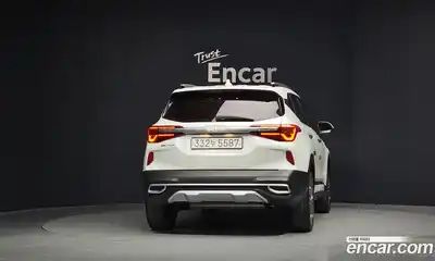 Kia Seltos 2023 1.6 Автомат в Москве № 359572, миниатюра 4