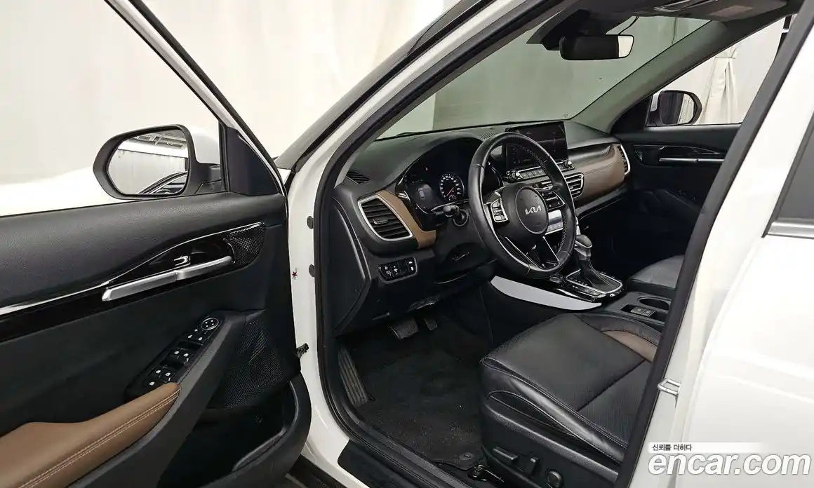 Kia Seltos 2023 1.6 Автомат в Москве № 359572, фото 10