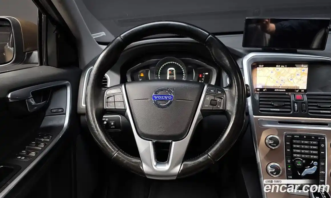 Volvo XC60 2017 2.0 Автомат в Москве № 373919, фото 13