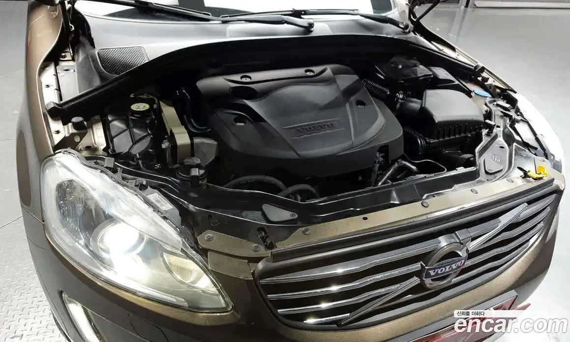 Volvo XC60 2017 2.0 Автомат в Москве № 373919, фото 6