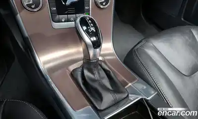 Volvo XC60 2017 2.0 Автомат в Москве № 373919, миниатюра 9