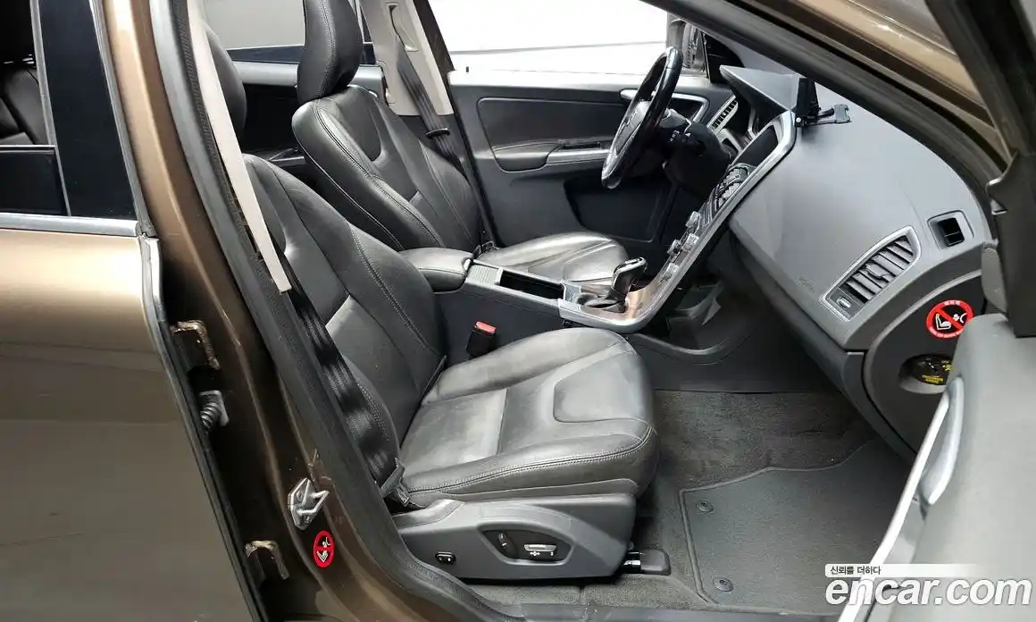 Volvo XC60 2017 2.0 Автомат в Москве № 373919, фото 10