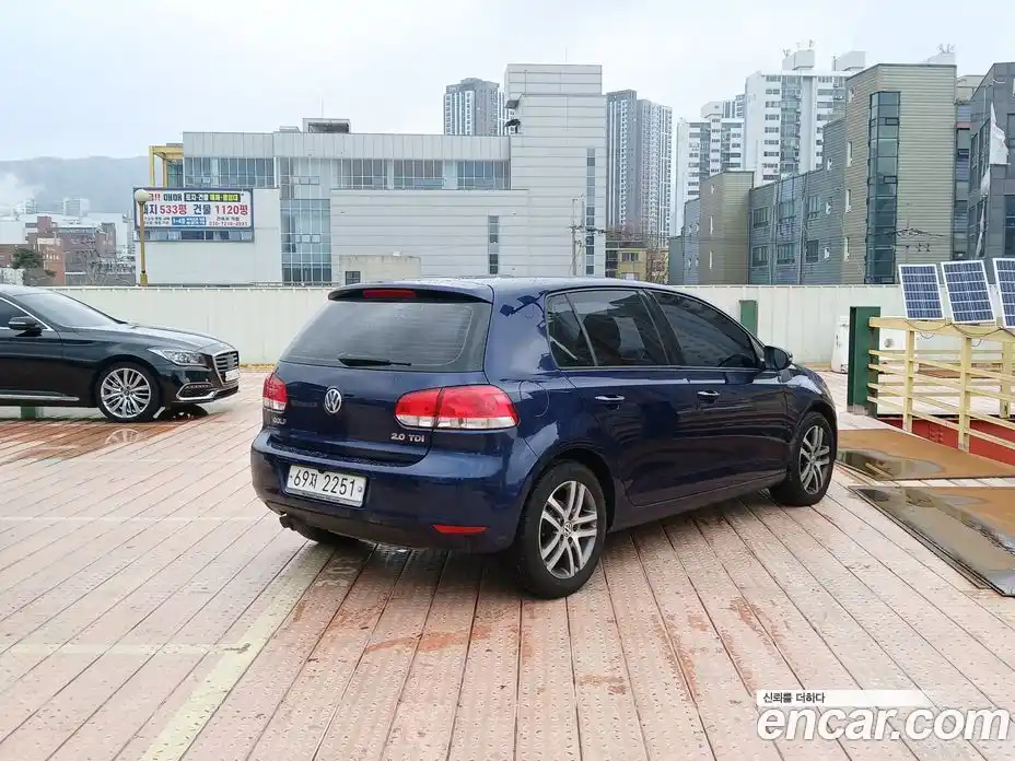 Volkswagen Golf 2011 2.0 Автомат в Москве № 401107, фото 4
