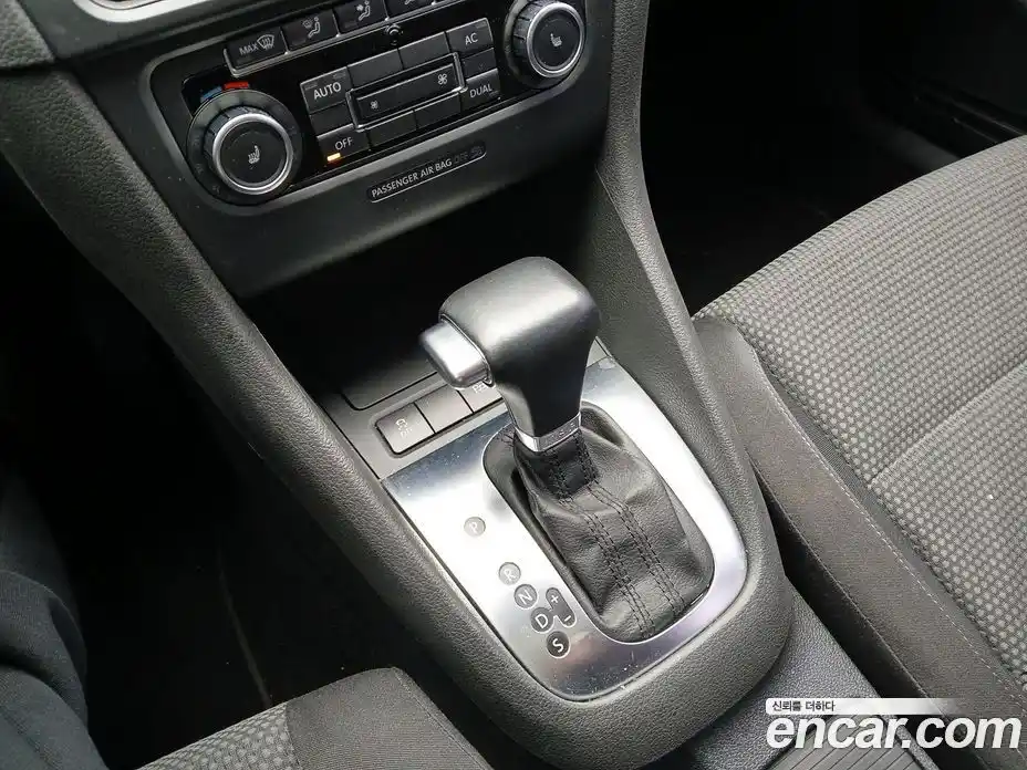 Volkswagen Golf 2011 2.0 Автомат в Москве № 401107, фото 9