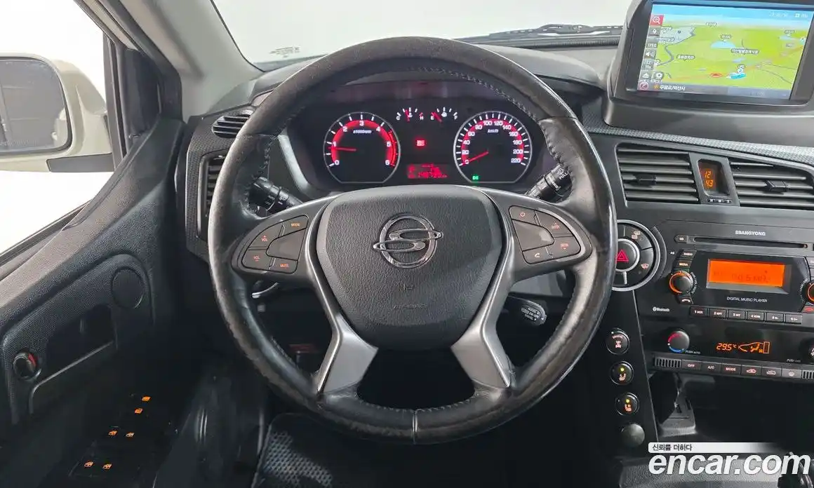 SsangYong Korando 2016 2.0 Автомат в Москве № 421405, фото 14