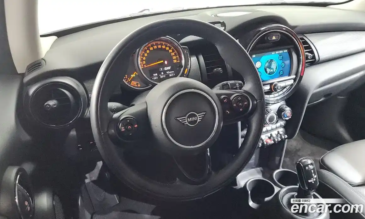 Mini Cooper 2020 1.5 Автомат в Москве № 431833, фото 13