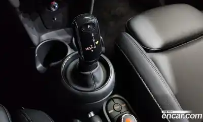 Mini Cooper 2020 1.5 Автомат в Москве № 431833, миниатюра 9