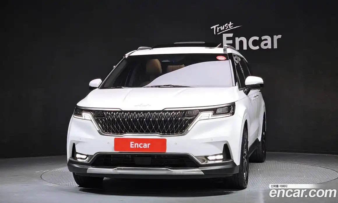 Kia Canival 2023 3.5 Автомат в Москве № 451678, фото 3