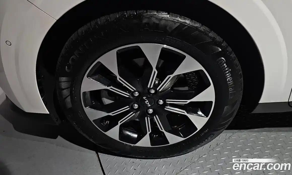 Kia Canival 2023 3.5 Автомат в Москве № 451678, фото 5