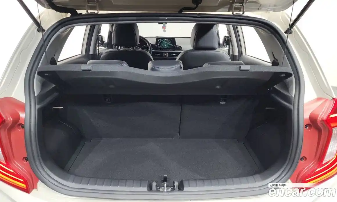 Kia Morning 2023 1.0 Автомат в Москве № 460456, фото 20