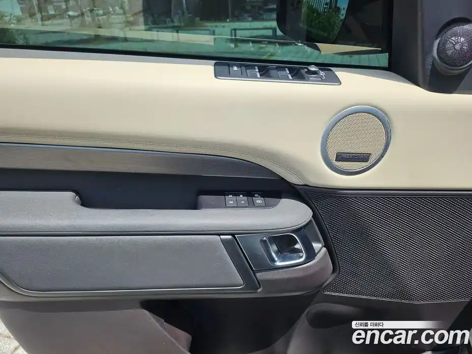 Land Rover Discovery 2017 2.0 Автомат в Москве № 471683, фото 13