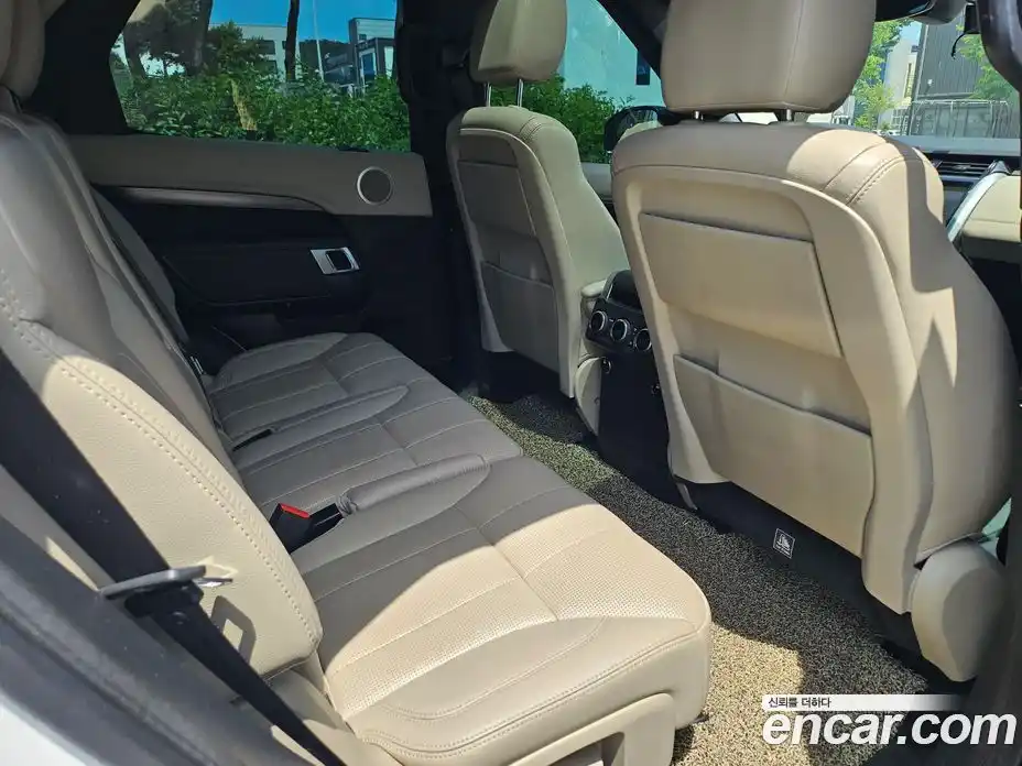 Land Rover Discovery 2017 2.0 Автомат в Москве № 471683, фото 15